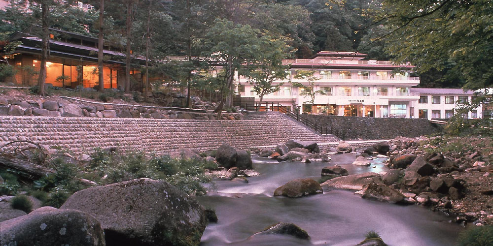 悠久の時を経たにごり湯がいざなう癒しの夢処 元泉館 外観