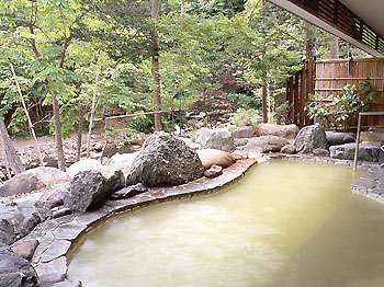 高尾の湯 渓流露天風呂